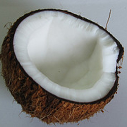 What’s the Difference Between Coconut Milk and Coconut Water?